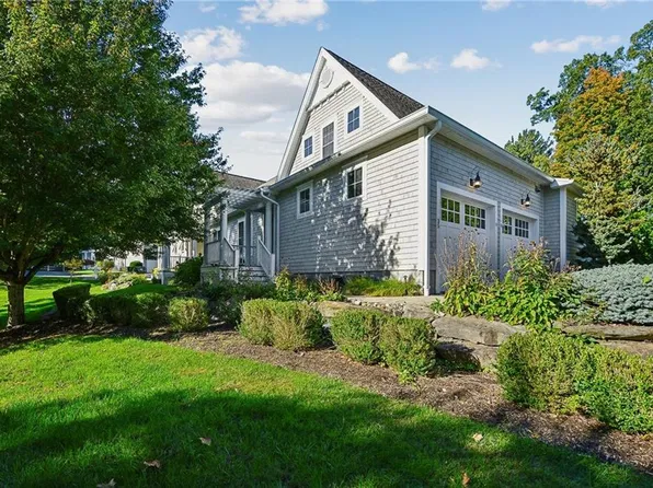 35 W Cove Dr #35, North Kingstown, RI 02852