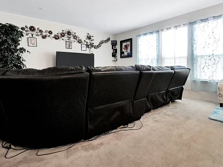 668 Bailey Park Dr — Photo 5