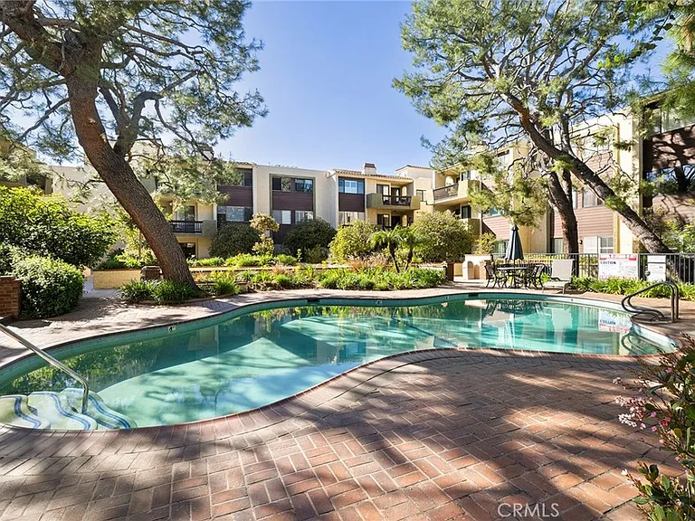 497 E California Blvd #119 — Photo 13