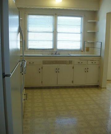 5th image of 5402 Persimmon Ave