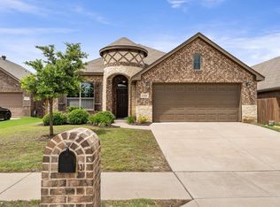 2120 Blakely Ct, Fort Worth, TX 76134