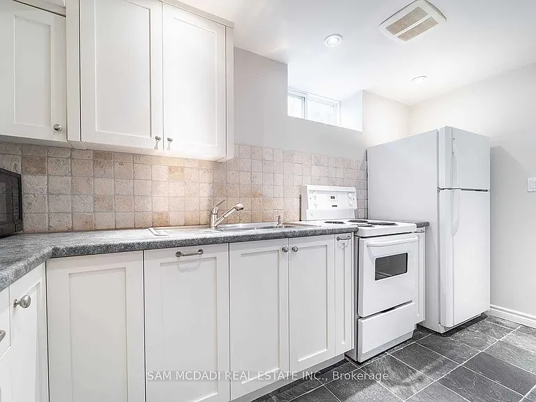 2588 Lundigan Dr #BASEMENT — Photo 12
