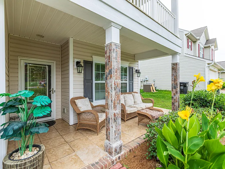 2922 Deep Cove Dr NW — Photo 4