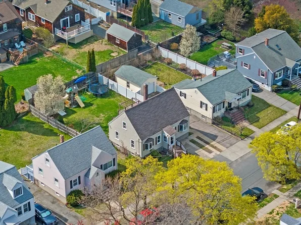 76 Blakeley St, Lynn, MA 01905