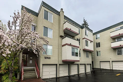 18100 15th Ave NE Photo 1