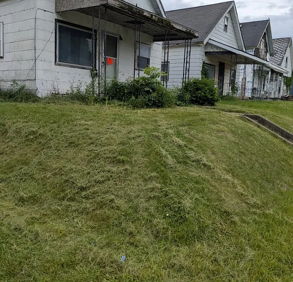 801 W 10th St — Photo 22