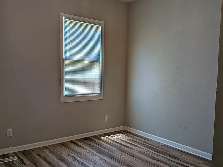 609 Jefferson St — Photo 33