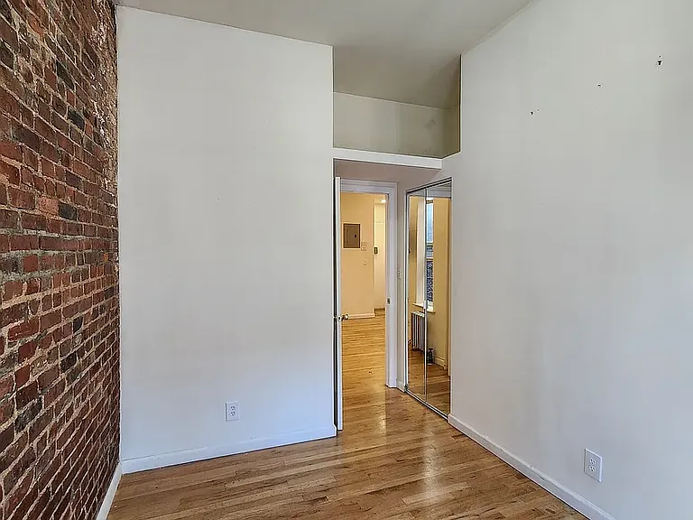 231 E 24th St #6D — Photo 5