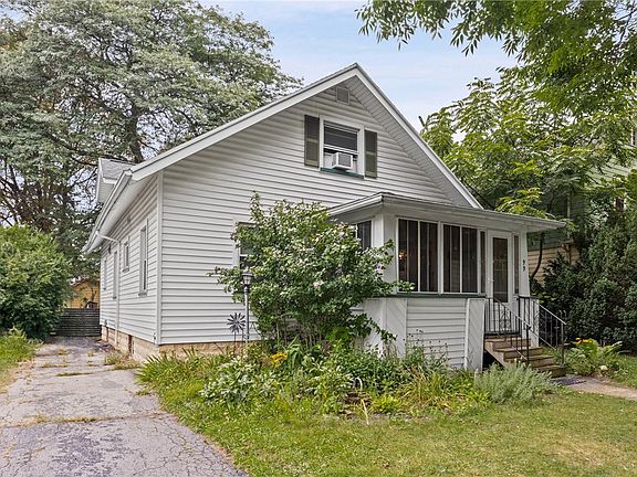 2nd image of 99 Gillette St
