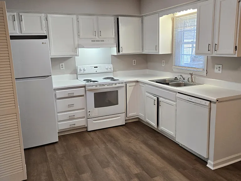 203 Shiloh Dr #E — Photo 14