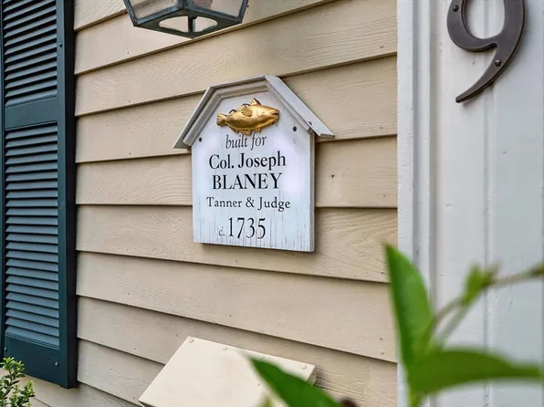 159 Elm St #1, Marblehead, MA 01945