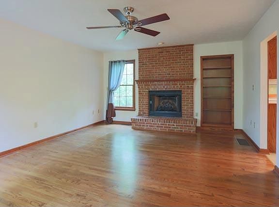 2nd image of 583 Flower Dr