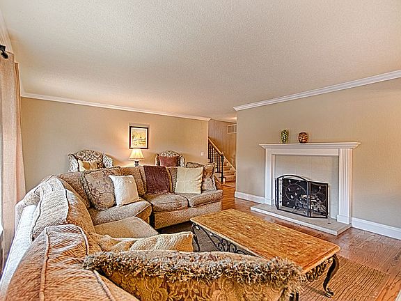 4th image of 1804 Greencreek Dr