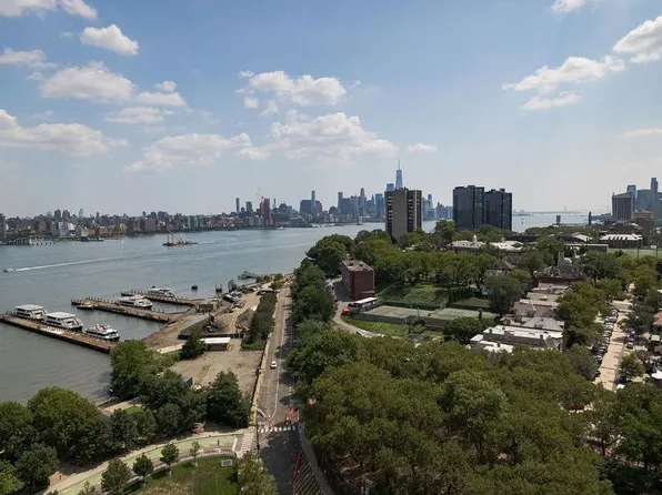 1100 Maxwell Lane image 22 of 31