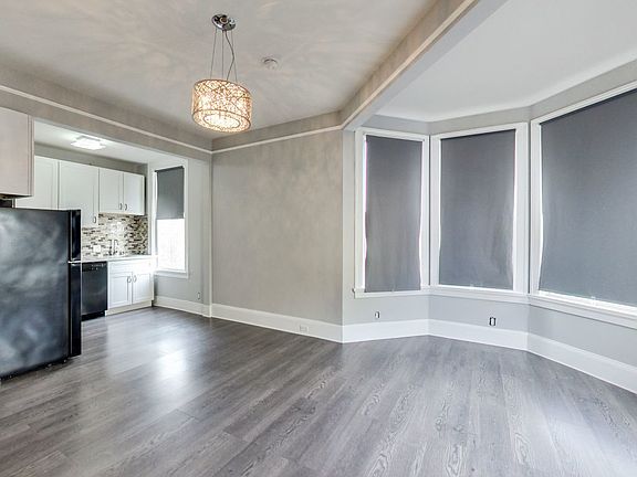 3rd image of 136 6th St APT 202
