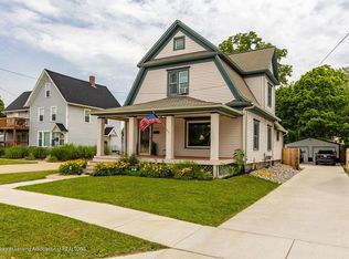 422 N Clinton St, Grand Ledge, MI 48837