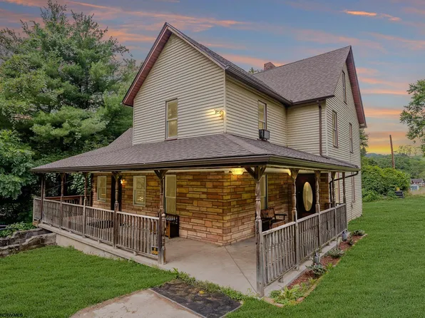 72 Robinson Run, Maidsville, WV 26541