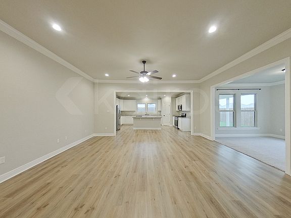 5th image of 3212 Rosehill Dr