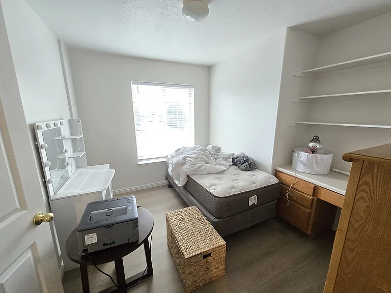 583 N University Ave #214 — Photo 22