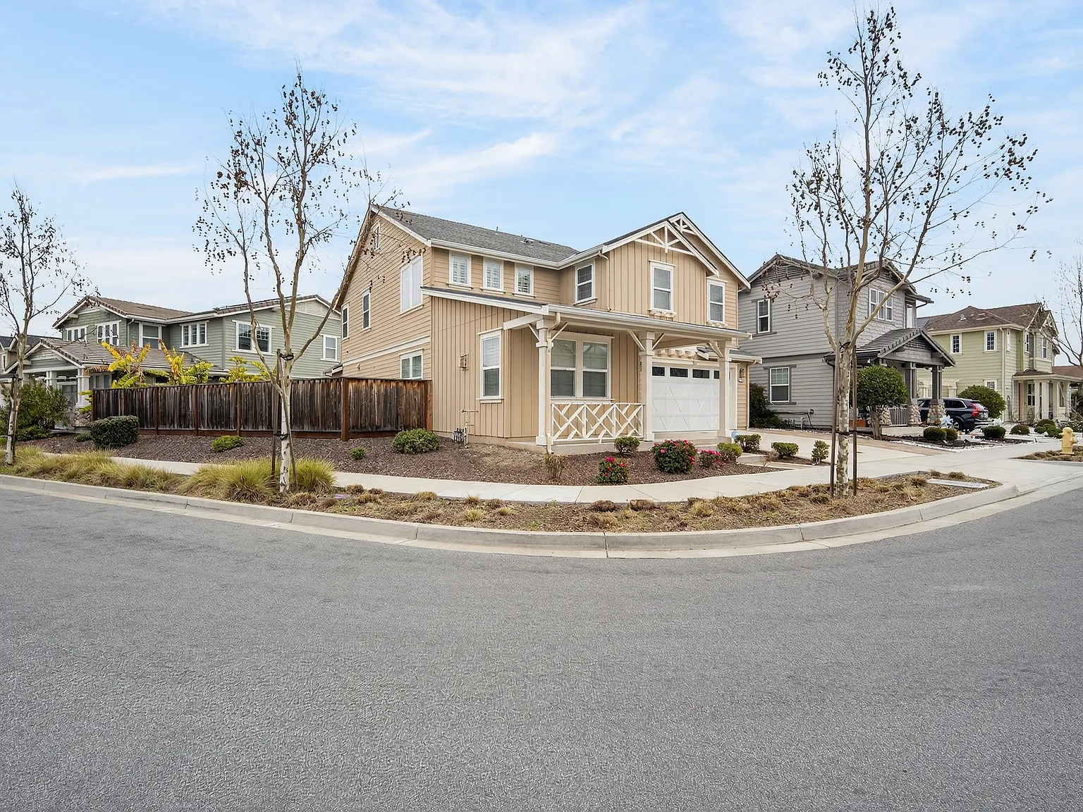 4 bed, 3.5 bath, 3105 sqft, $9,000 — Photo 3