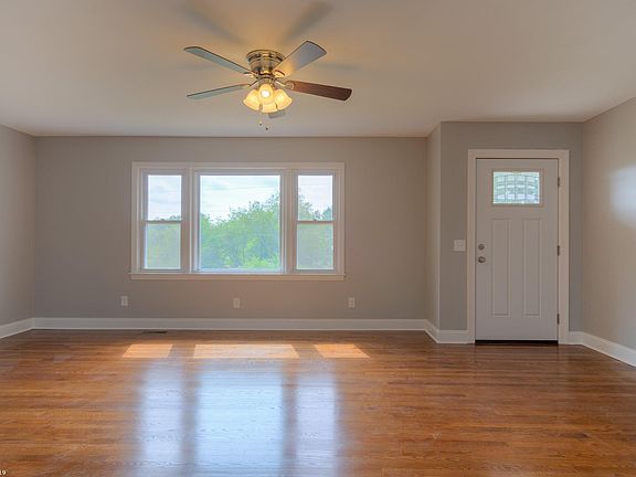 2nd image of 6 Grand View Dr