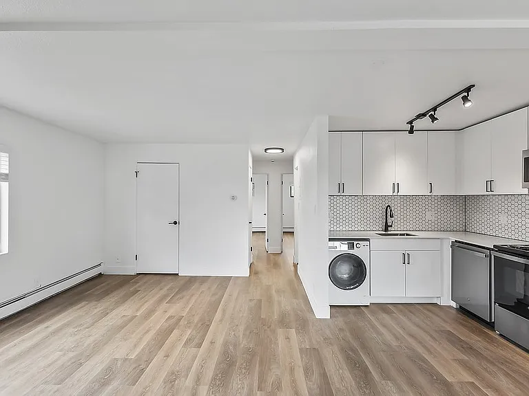 Marion Street Apartments — Photo 31