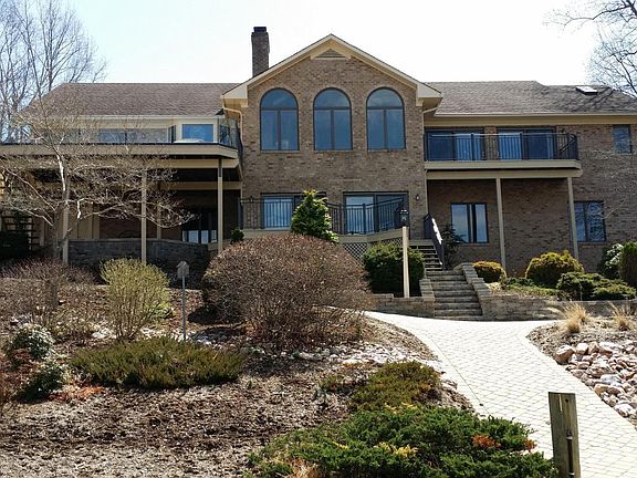 2nd image of 163 Riverbay Dr
