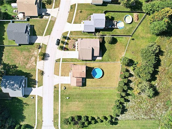 4th image of 425 Harvest Dr