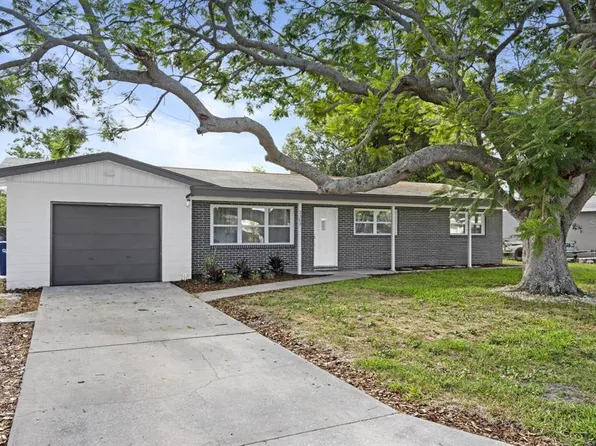 3303 32nd St W, Bradenton, FL 34205