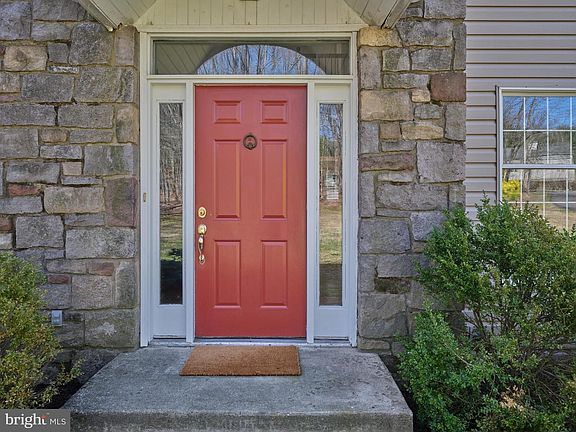 3rd image of 6724 Upper York Rd