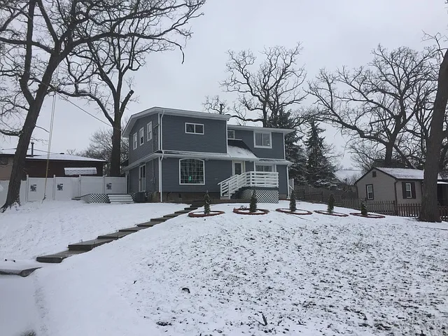 16116 Latrobe Ave photo 1
