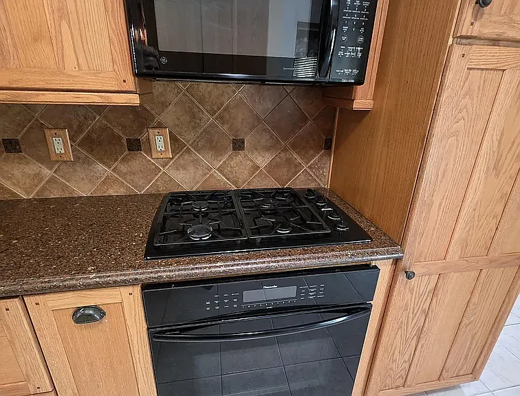 2312 Finch Ln — Photo 8