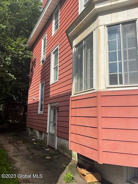 2nd image of 547 Myrtle Avenue