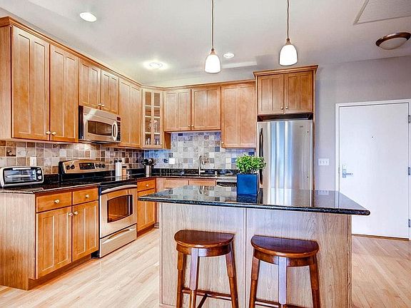 3rd image of 1950 N Logan St APT 1007