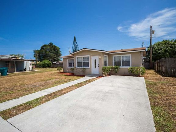 3rd image of 174 S Palm Dr