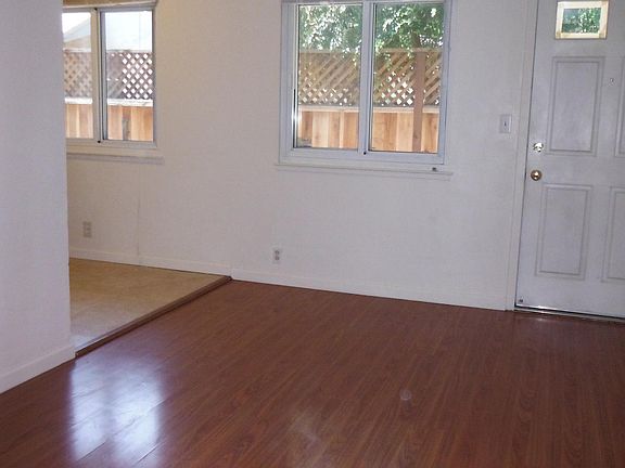 4th image of 684 Vine St APT 3
