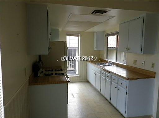 3rd image of 1405 Vegas Valley Dr APT 194