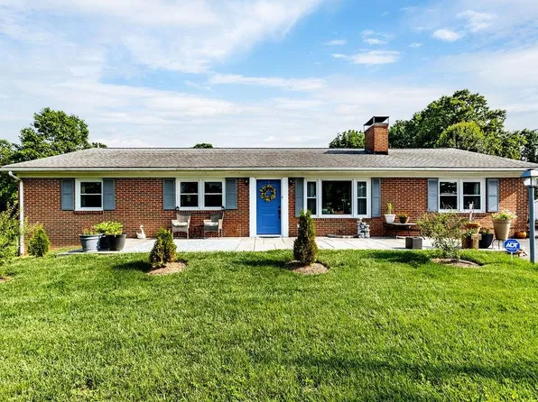 54 Lea Dr, Fishersville, VA 22939