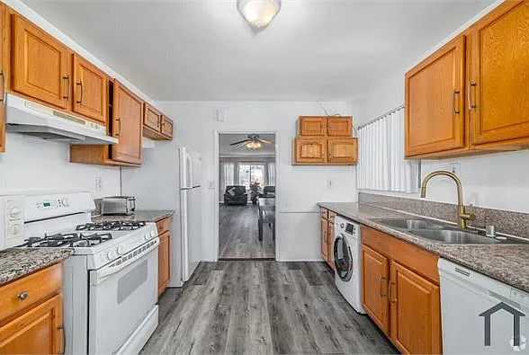 1554 S Stanley Ave #1554 — Photo 8