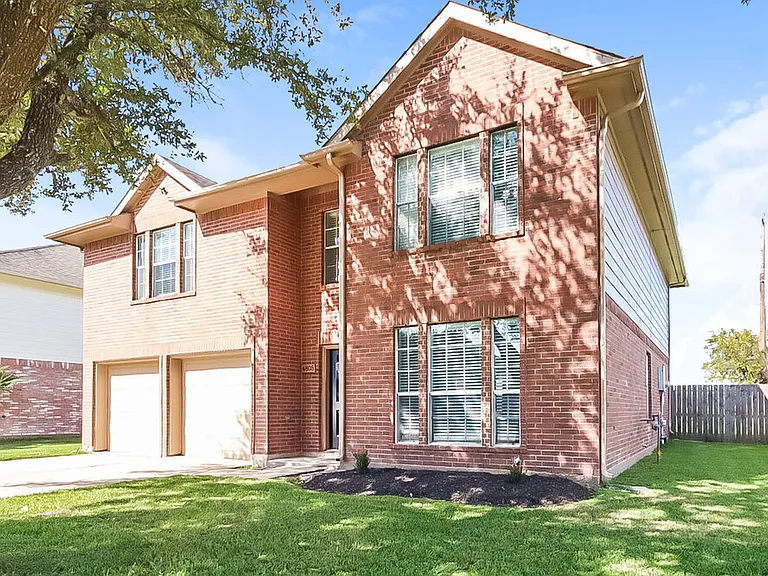4805 E Parma Dr — Photo 1