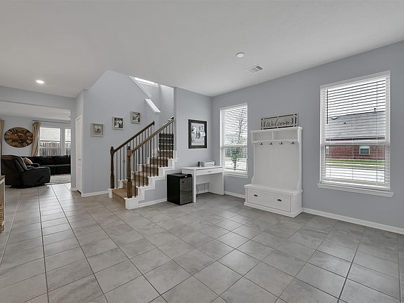 5th image of 1127 Littleton Ct