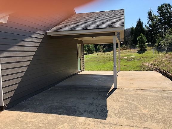 3rd image of 523 Mill Pond Dr