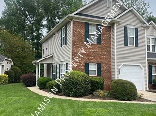 8901 Cinnabay Dr, Charlotte, NC 28216