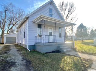 134 W Vine St, Canton, IL 61520