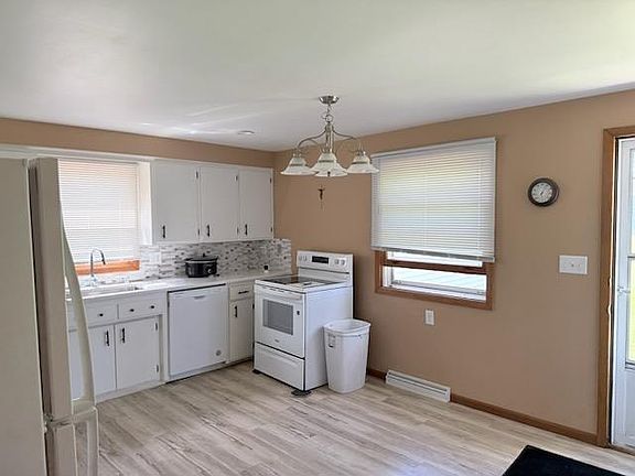 5th image of 328 N ROGER STREET