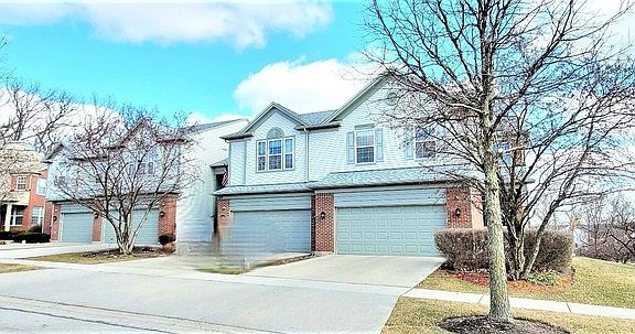 4th image of 215 Black Hill Dr