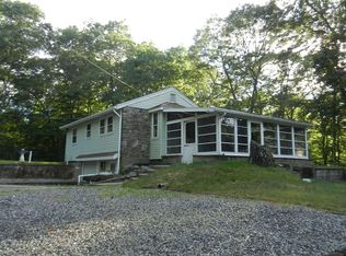 24 Paradise Ln, Johnston, RI 02919