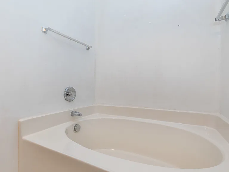 412 Cline Falls Dr — Photo 16