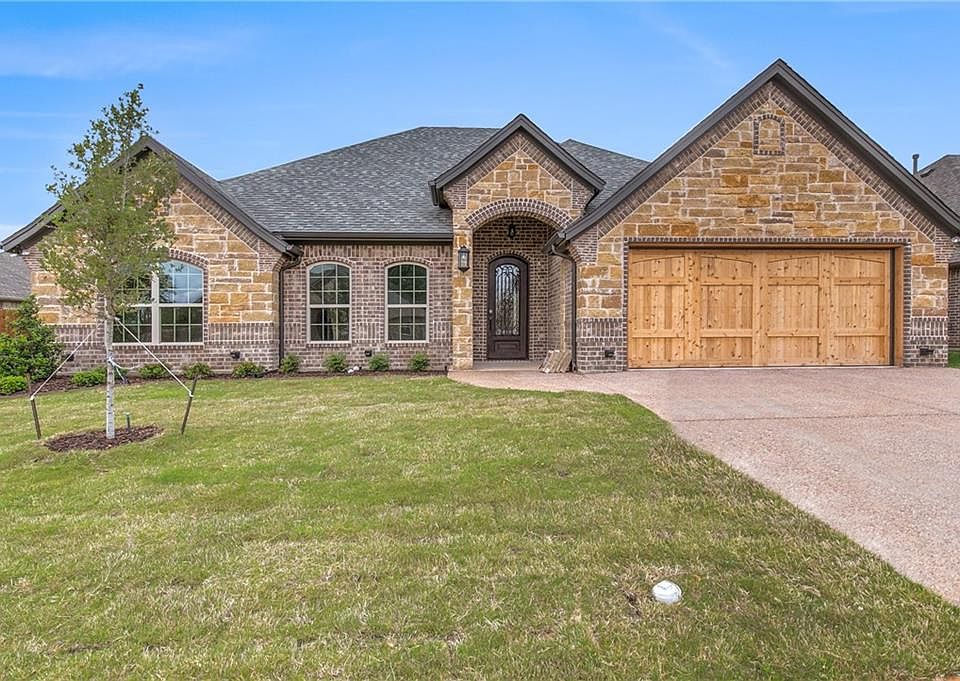 1st image of 1042 Anna Cir