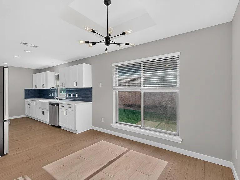 817 Sycamore Creek Rd — Photo 14